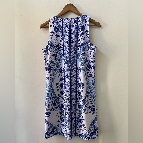 Pretty floral dress - Picture 2 of 5